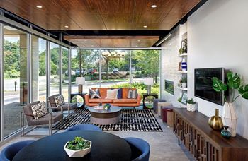 24-Hour lobby with coffee bar and wi-fi
