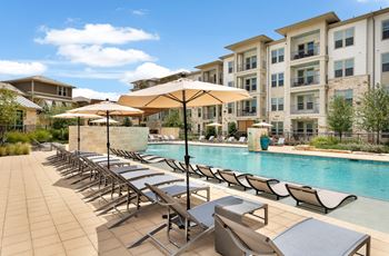Resort-style pool and sundeck with wi-fi