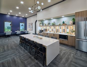 24-Hour coffee bar and lounge