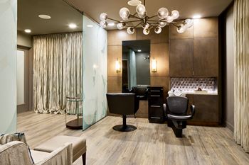 Resident salon