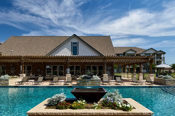 Resort-style pool and sundeck with wi-fi