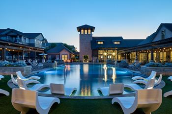 Resort-style pool and sundeck with wi-fi