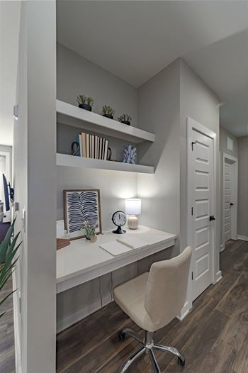 Built-in desk*