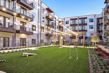 Outdoor yard game courtyard