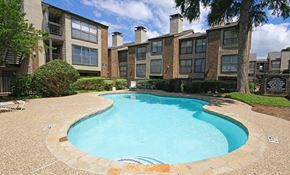 Dallas apartment for rent - Pool at The Glen at Highpoint, Dallas, TX