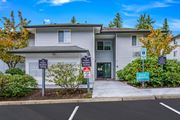 Everett apartment for rent - Entrance area at Glen at North Creek, Everett, Washington
