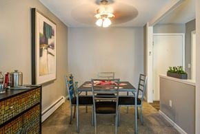 Burnsville apartment for rent - dining at Glen at Burnsville, Burnsville