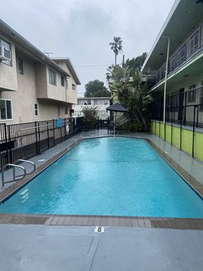 Los Angeles apartment for rent - the swimming pool at our apartments
