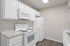 Stillwater apartment for rent - Kitchen at Chapel Ridge of Stillwater, Stillwater, 74075
