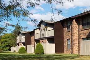 Lake St Louis apartment for rent - our apartments have a spacious yard and balconies for residents to enjoy