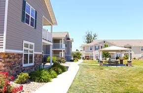 Mt. Vernon apartment for rent - Gazebo and Building