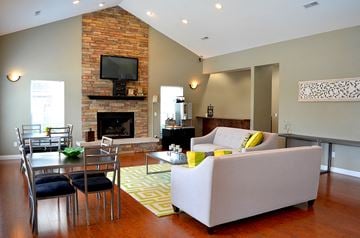Swansea apartment for rent - a living room with a couch and a table