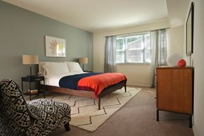 Bryn Mawr apartment for rent - Room with made bed, carpet, furniture