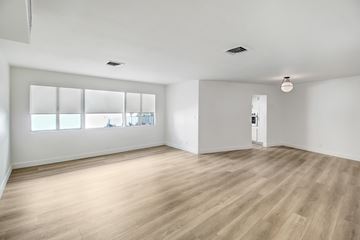 West Hollywood apartment for rent - The Sherwood