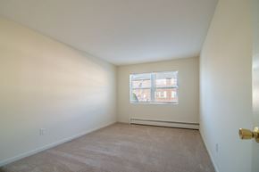 Lowell apartment for rent - Brettonwood Estates - Bedroom - Apartments in Lowell, MA - New England Heritage Properties