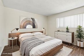 Los Angeles apartment for rent - A bedroom with a large window