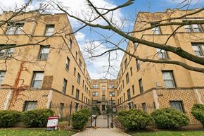 Chicago apartment for rent - the building in which the apartment is located