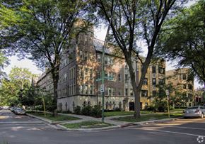 Chicago apartment for rent - the building where the apartment is located