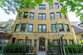 Chicago apartment for rent - the building in which the apartment is located
