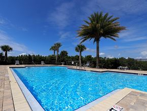Tavares apartment for rent - Sparkling Resort-Style Pool
