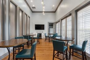 Tampa apartment for rent - Clubhouse dining area