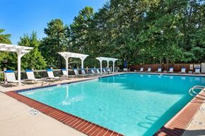 Duluth apartment for rent - Pool and sundeck