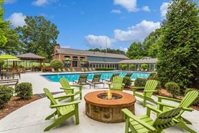 Marietta apartment for rent - Clubhouse with fire pit and pool