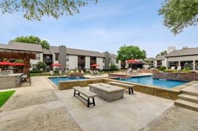 Arlington apartment for rent - Poolside cabanas and lounge chairs