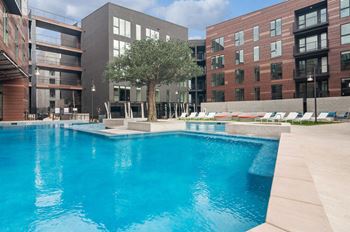 Podium pool deck & convertible infinity spa