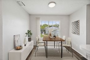 Naples apartment for rent - Model living room