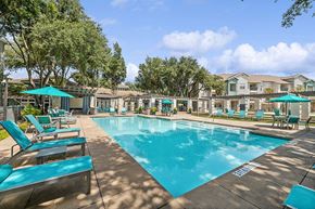 Dallas apartment for rent - Apartments in North Dallas, TX with In-Unit Washer and Dryer - Essence North Dallas - Resort Style Swimming Pool With Sundeck, Lounge Chairs, Shade Umbrellas, Pergolas, And Nearby Apartment Homes.