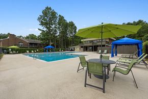 Raleigh apartment for rent - Swimming pool near clubhouse