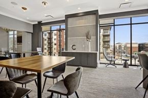 Sandy apartment for rent - Lounge area with large windows