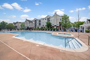 Herndon townhouse for rent - Swimming pool at Dulles Green Apartments in Herndon, Virginia