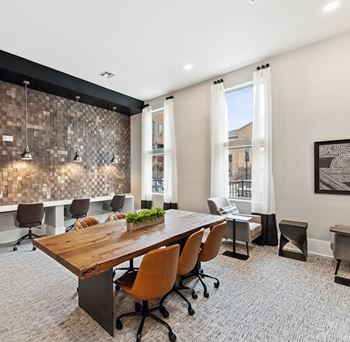 Wi-fi lounge & co-working space