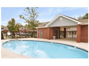 Birmingham apartment for rent - A Small Pool at Magnolia Court Apartments, Alabama