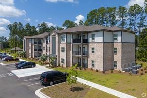Kingsland apartment for rent - Reserved Parking Lot at Arbours at Kingsland, Georgia