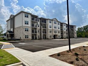 Huntsville apartment for rent - Apartment Exterior at Arbours at Moores Mill, Alabama