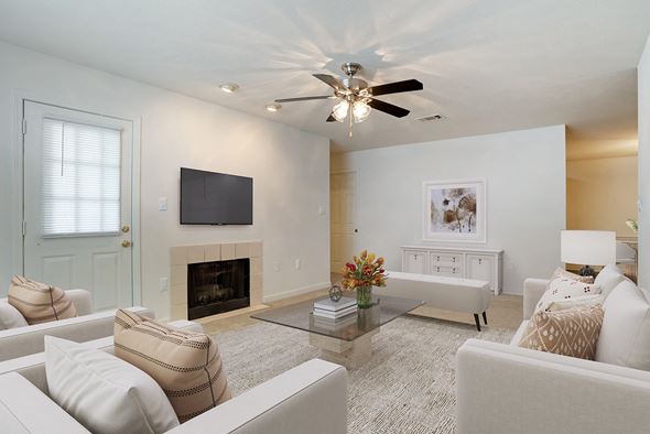 Pearl apartment for rent - Living Room at Crosswinds Apartments, Mississippi
