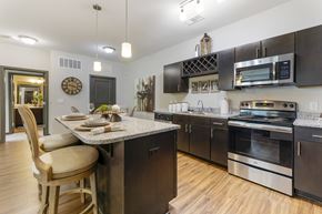 Memphis apartment for rent - Gourmet Kitchen at The Villas at Germantown, Memphis, 38125