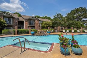Ridgeland apartment for rent - Hot Tub And Pool at Pear Orchard, Ridgeland, MS, 39157