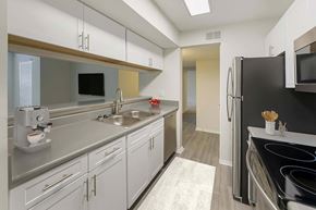 Southaven apartment for rent - Gourmet Kitchens at Southaven Pointe Apartments, Southaven, MS 38671