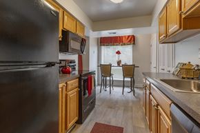 Reston apartment for rent - Fully Equipped Eat-In Kitchen at The Apartments at The Sycamores, Reston, VA, 20190