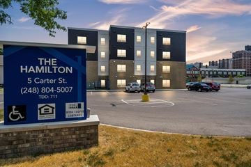 Pontiac apartment for rent - The Hamilton building is located at 5 Carter St.