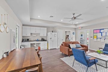 Greenville apartment for rent - a living room with a couch and a table