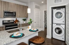 Mcdonough apartment for rent - Kitchen and In-unit Washer & Dryer