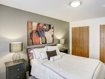 Bedroom at timber ridge apartments in wyoming, mi