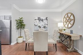 Augusta apartment for rent - Glen at Alexander dining room table
