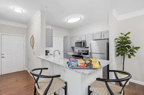 Augusta apartment for rent - Glen at Alexander table looking over kitchen