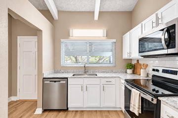 Largo apartment for rent - Waterchase Apartments